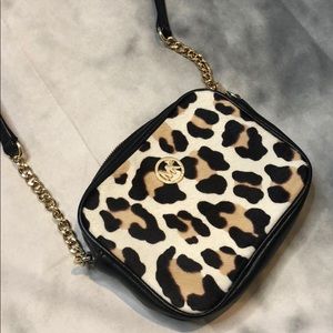 MICHAEL KORS LEOPARD FUR CROSSBODY